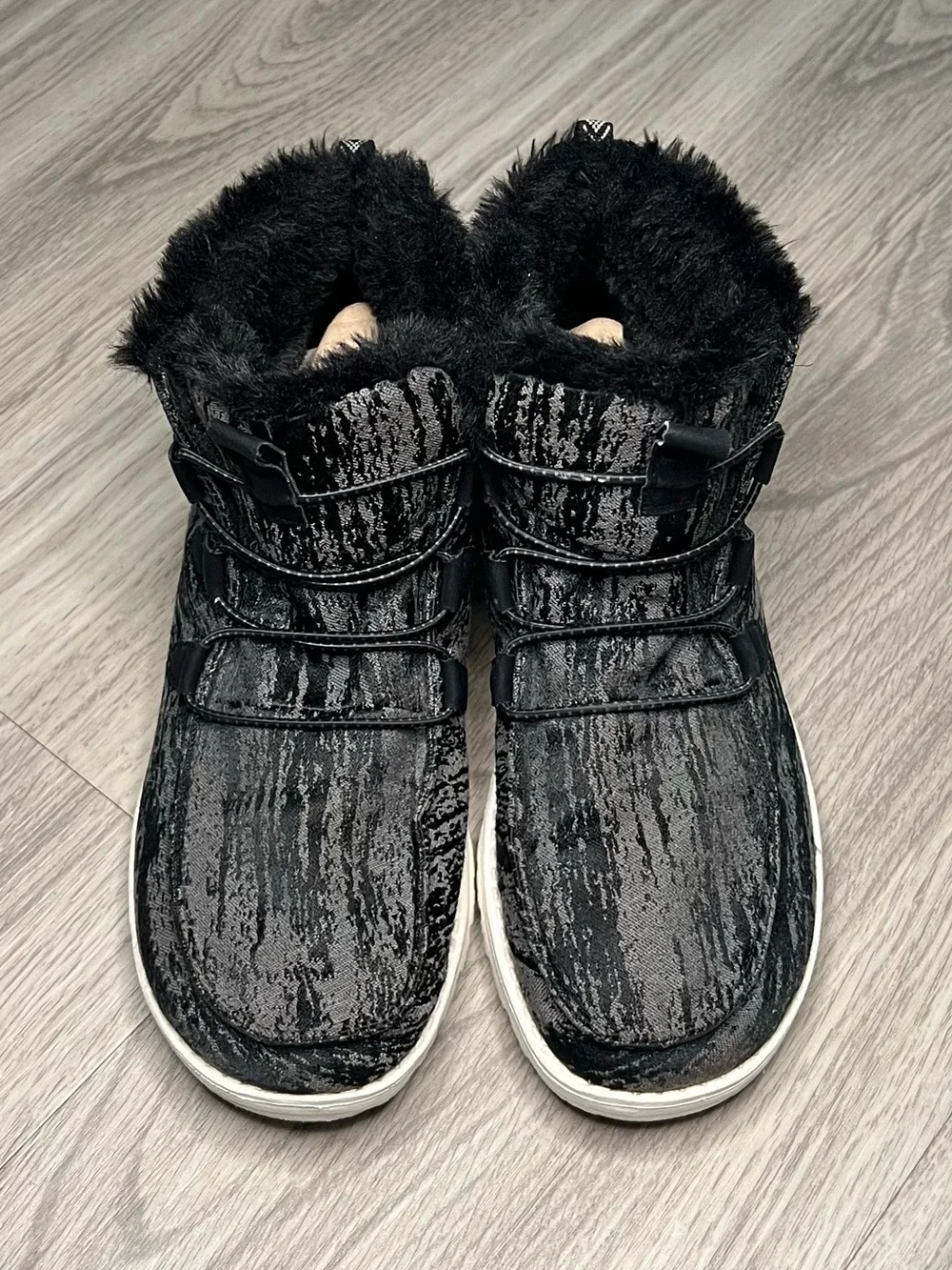 Hey Dude Lea Fur Black Sz 10 Light weight